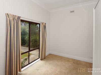 6 Railway Avenue, Horsham