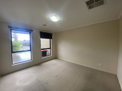 128 Harmony Drive, Tarneit