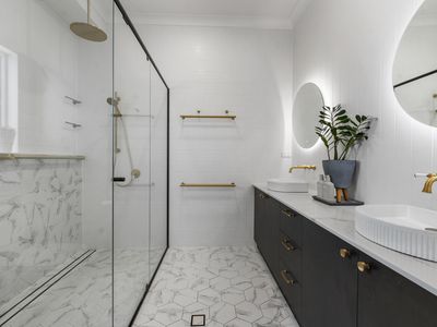 68 East Street, Redwood