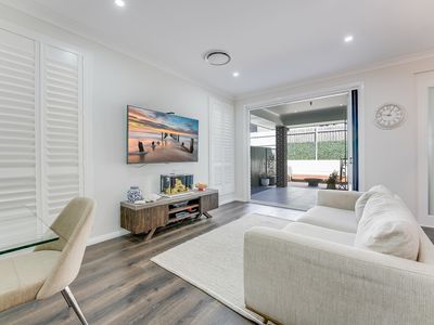 18 Galah Way, Spring Farm