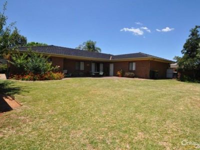 11 Edinburgh Avenue, Dubbo
