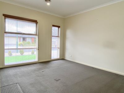 19 Nantha Way, Brookfield