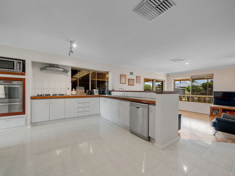 100 Bottlebrush Drive, Kiara