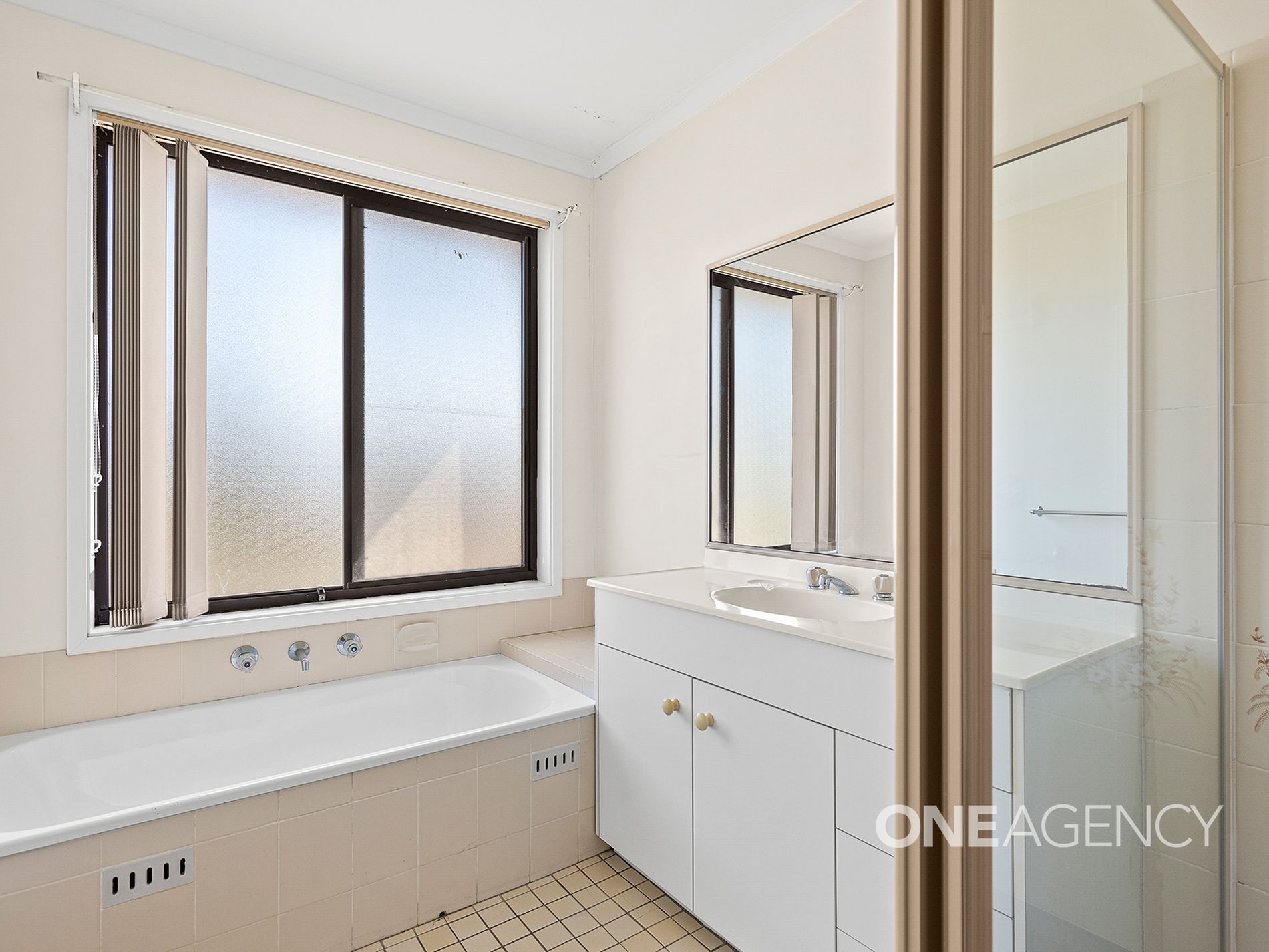 1 / 101 Pur Pur Avenue, Lake Illawarra