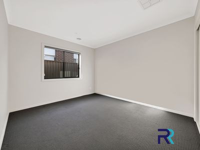9 Larneuk Drive, Cobblebank