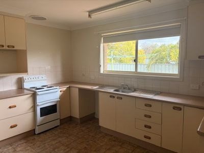 2 / 30 Ebelina Crescent, Parkes