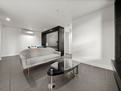 1606 / 12 Claremont Street, South Yarra