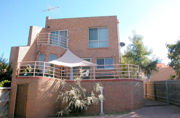 2 / 7 Hawick Court, Greenvale