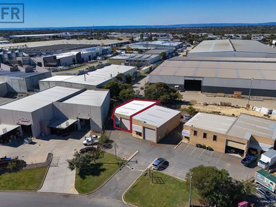 1 / 7 Geelong Court, Bibra Lake