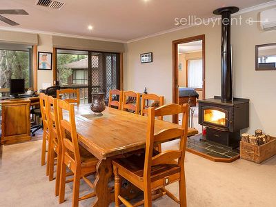 3 VISTA COURT, Bellbridge