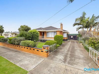 13 Katoomba Street, Hadfield