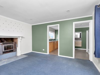 15 Meander Valley Rd, Carrick