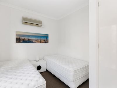 9 / 11 Regal Place, East Perth