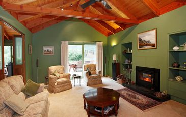 6 Fox Road, Beaconsfield Upper