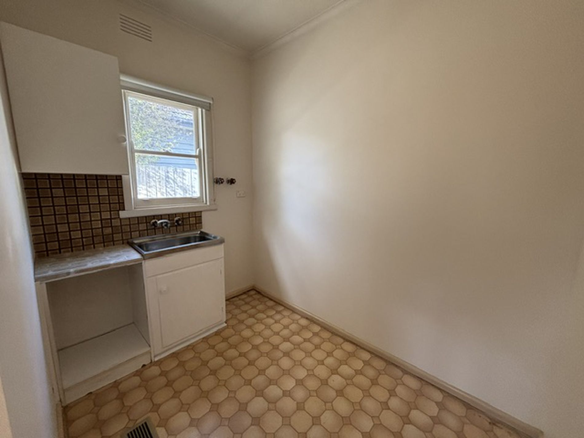 161 Somers Avenue, Macleod