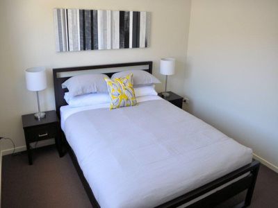 12 / 1 Collins Lane, Kin Kora