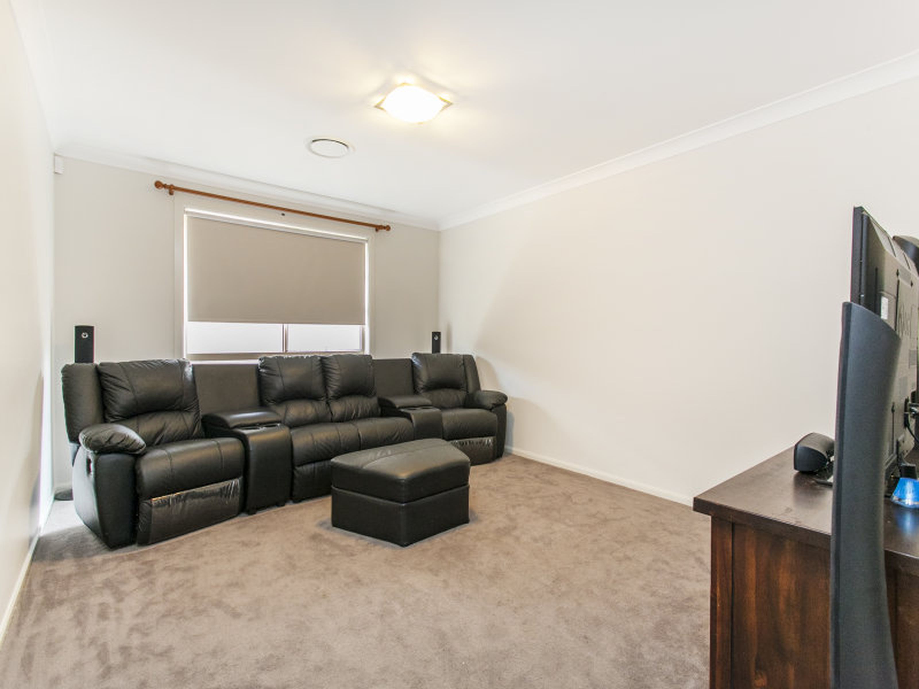 36 Central Park Drive, CLAREMONT MEADOWS