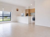 33 Azure Way, Hope Island