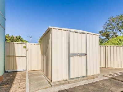 4/12 Edmund way, Calista