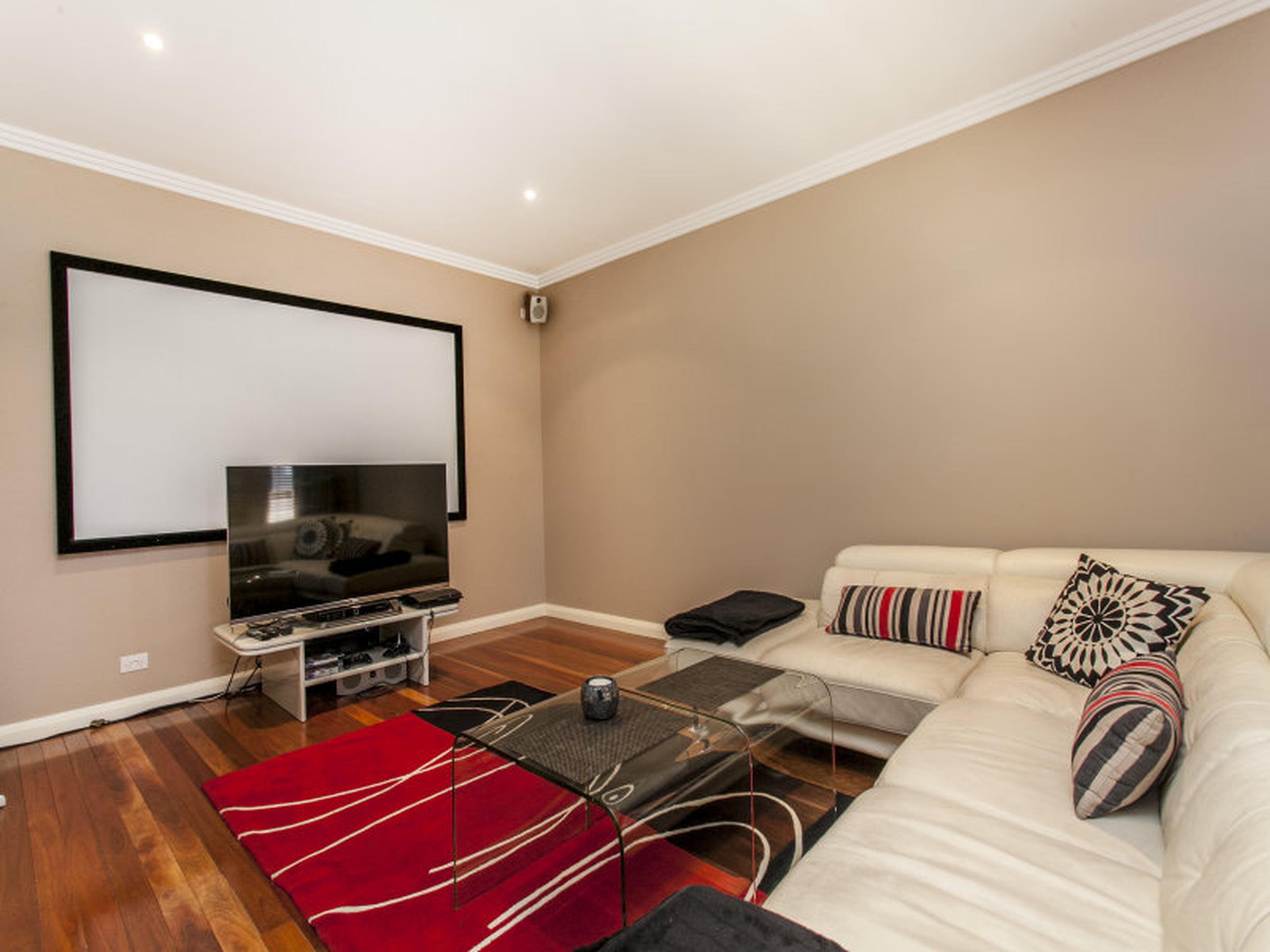 3 Heaton Avenue, CLAREMONT MEADOWS