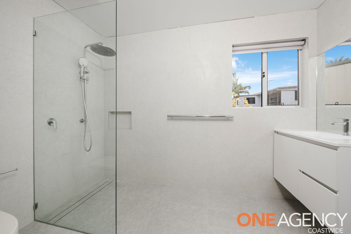 2A Clare Crescent, Berkeley Vale