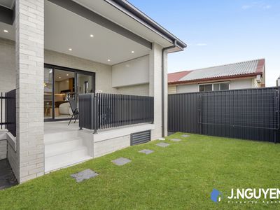 2 / 21b Buckingham Street, Canley Heights