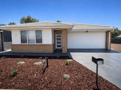 19 Links Street, Yarrawonga