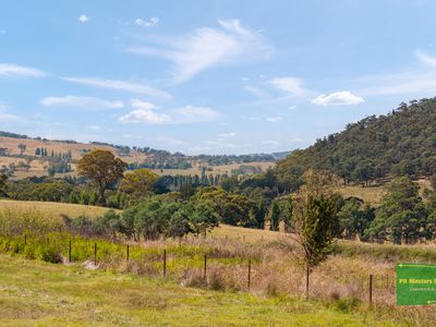 2204 Tarana Road, Gemalla