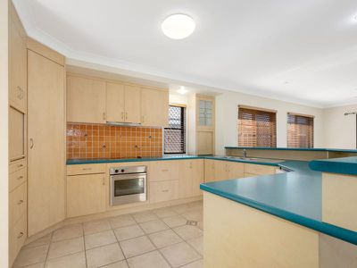 4 Gingham Street, Glenella