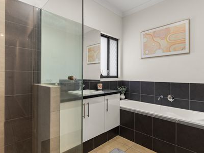 3 Hussen Way, Bilingurr