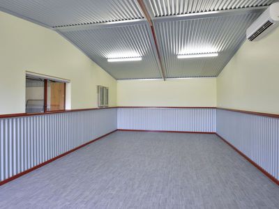 25 Longmore Parade, Broadwood