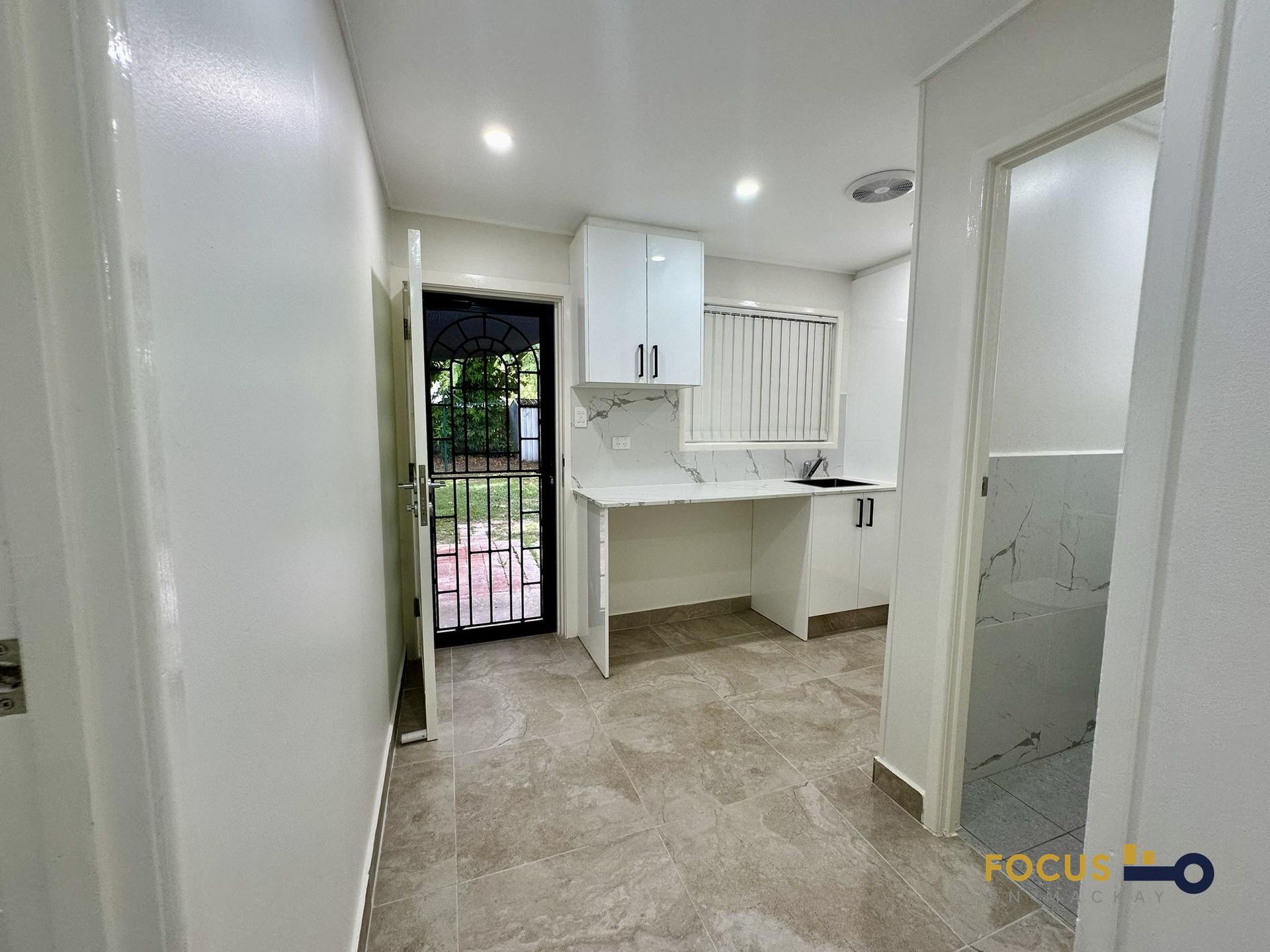 2 / 3 Casuarina Street, Slade Point