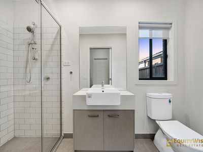 24 Crestfield Way, Wyndham Vale