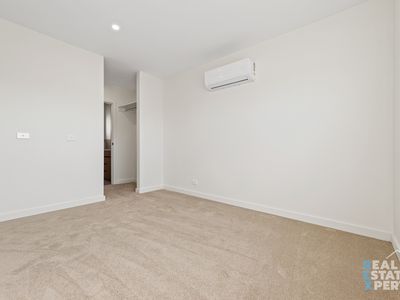 11 Tiger Way, Officer