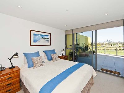 302 / 21 Bow River Cres. , Burswood