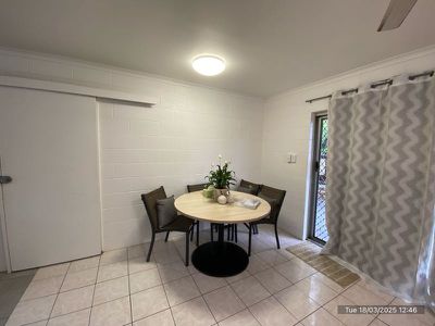 2 / 8 Anderson Road, Woree
