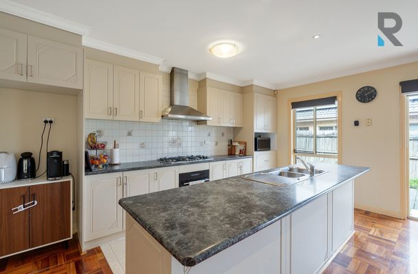 11 Roycroft Road, Roxburgh Park