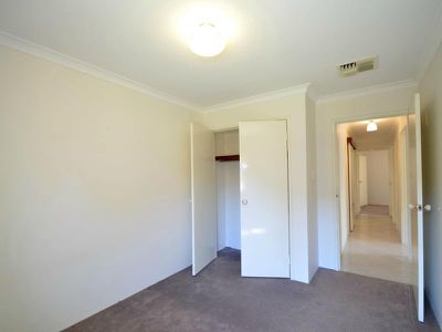 8 Rossetti Court, North Lake