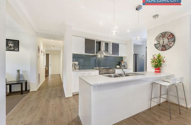 39 Perugia Avenue, Greenvale