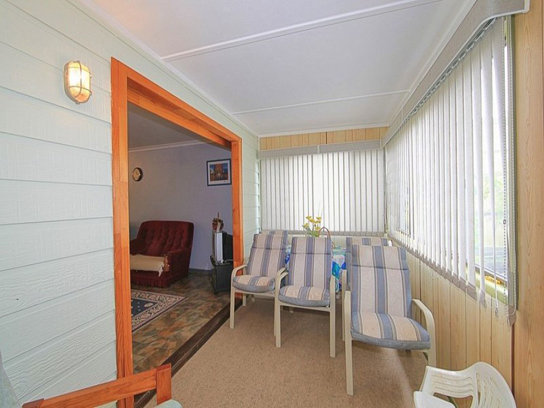 42 First Avenue, Woodgate