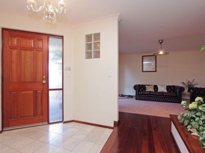 2 Klein Court, Winthrop