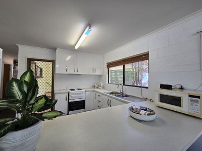 15 Twelfth Avenue, Atherton