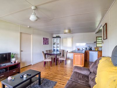2 Urangan Street, Torquay