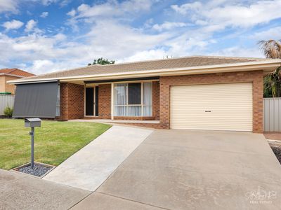 49 KINGFISHER DRIVE, Wodonga