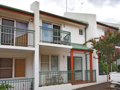2 / 213 Wigram Road, Forest Lodge