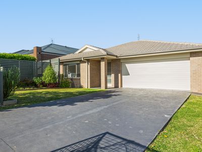 6 Wattlebird Avenue, Cooranbong