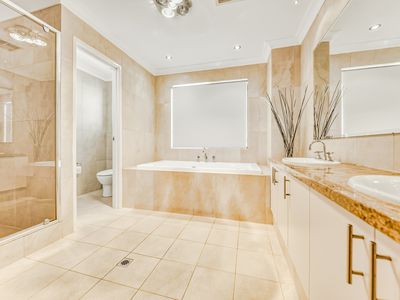 7 Turtles Bend, Secret Harbour