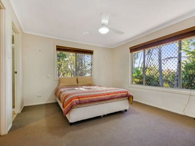 2 Hooper Crescent, Tewantin