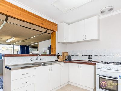 15 Ravenscroft Way, Kelmscott