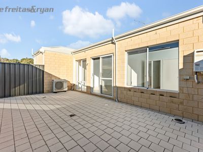 261 Lake Valley Drive, Lakelands
